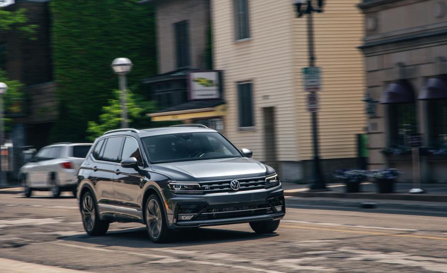  Volkswagen Tiguan R-Line 2017 года  (NA) (фото 29 из 43)
